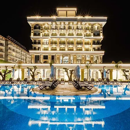 Hotel Serenity Queen *