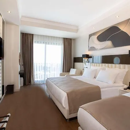 Serenity Queen Hotel