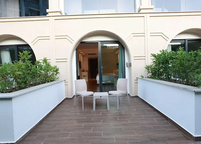 Serenity Queen Hotel