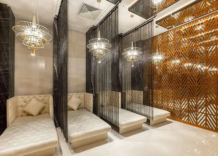 Serenity Queen Hotel