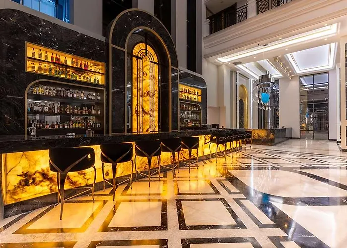 Hotel Serenity Queen