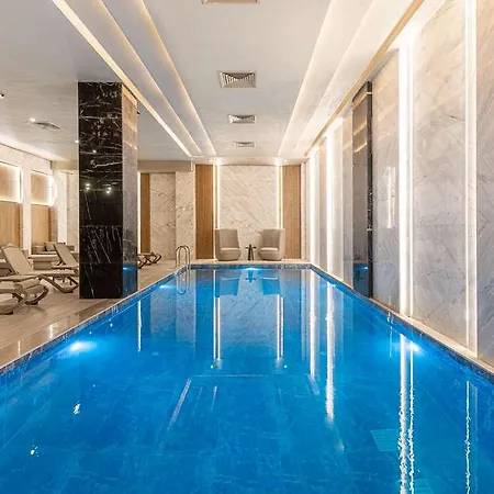 Hotel Serenity Queen