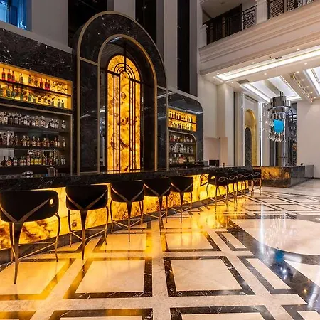 Hotel Serenity Queen