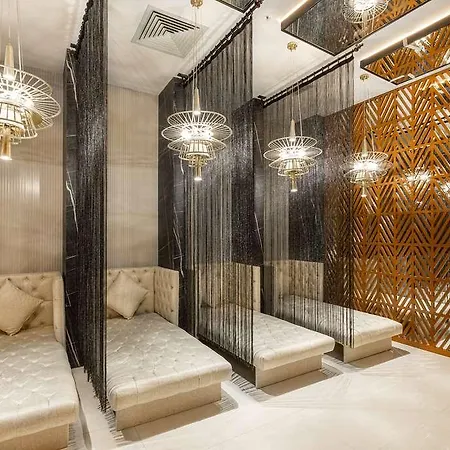 Serenity Queen Hotel